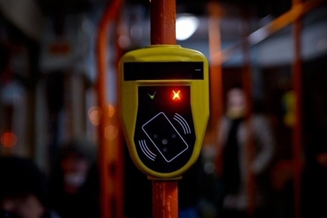 В Минске станет возможным оплачивать проезд в наземном транспорте банковскими картами