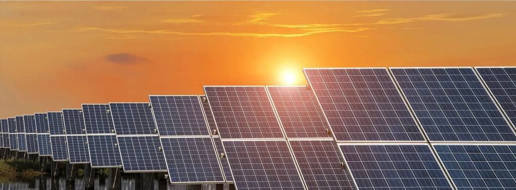 Мировые инвестиции в сфере «чистой» энергии снизились до минимума 2013 г.