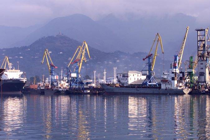 Беларусь планирует увеличивать объем перевозки грузов через порты Латвии