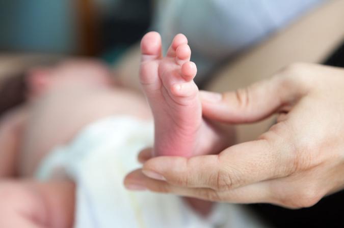 Какие выплаты получают работающие мигранты из ЕАЭС при рождении и воспитании детей в Беларуси, разъяснили в Минтруда