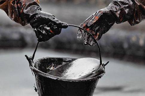 С 1 апреля Беларусь снизила экспортные пошлины на нефть С 1 апреля Беларусь снизила экспортные пошлины на нефть