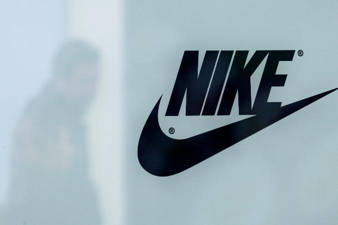 Nike прекращает работу в России Nike прекращает работу в России