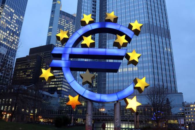 Годовая инфляция в еврозоне снизилась до 2,8%