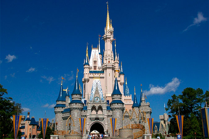 Disney планирует сократить 32 тысячи сотрудников