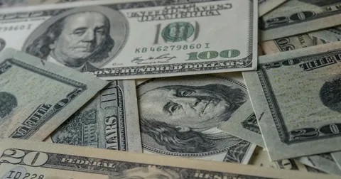 "Проблема во многом была раздута". Глава Нацбанка о "старых" долларах