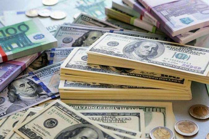 В Беларуси продлили разрешение принимать наличную валюту по экспортным договорам В Беларуси продлили разрешение принимать наличную валюту по экспортным договорам
