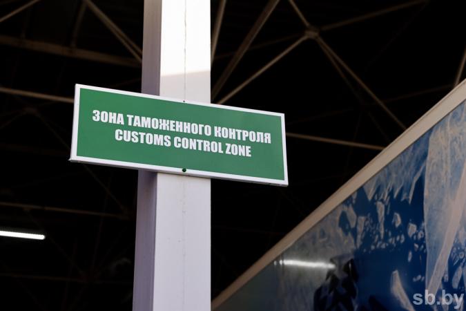 Витебскими таможенниками установлена преступная схема ввоза и вовлечения в незаконный оборот 13 тягачей и полуприцепов