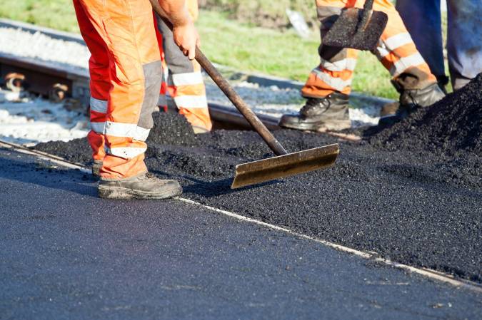 В Беларуси в 2024 году планируют отремонтировать более 4 тыс. км дорог В Беларуси в 2024 году планируют отремонтировать более 4 тыс. км дорог