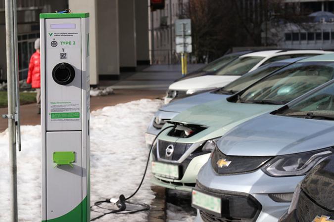 Какие льготы и преференции по электромобилям и зарядным станциям продлены в Беларуси? Опубликован Указ № 428