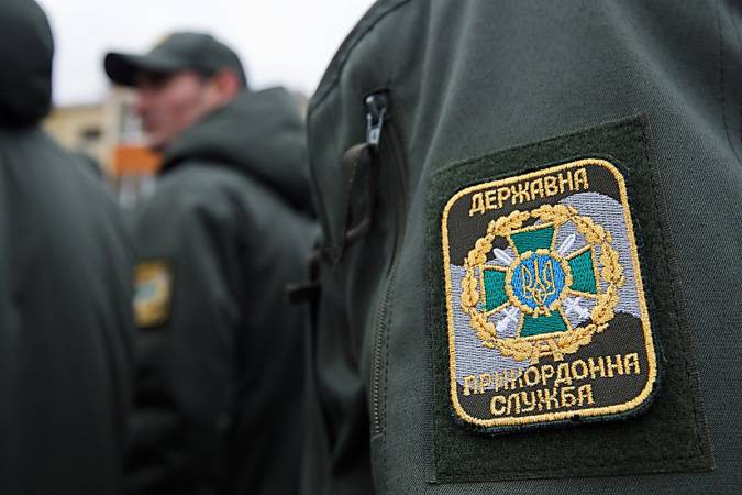 Памятки для водителей при осуществлении перецепки (перегрузки) на объектах РУП «Белтаможсервис» Памятки для водителей при осуществлении перецепки (перегрузки) на объектах РУП «Белтаможсервис»