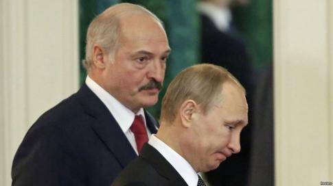 Лукашенко пообещал обсудить с Путиным вопросы торговли, но заранее поручил искать новые рынки сбыта Лукашенко пообещал обсудить с Путиным вопросы торговли, но заранее поручил искать новые рынки сбыта