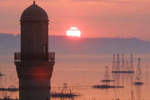 Иран грозит заблокировать поставки нефти из Персидского залива