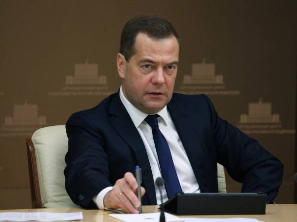 Медведев: дефолт в РФ может обернуться дефолтом в Европе Медведев: дефолт в РФ может обернуться дефолтом в Европе