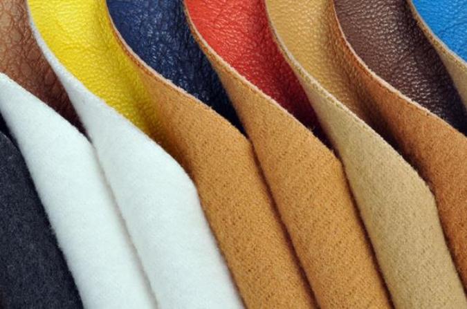 В Беларуси вводится временное лицензирование на импорт готовых кож и заготовок верха обуви 