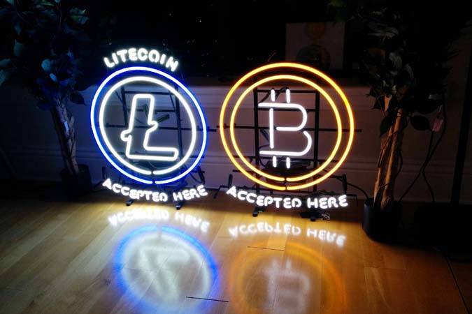 Рынки криптовалют обвалились на 13 млрд USD за три часа 