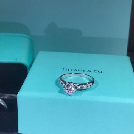 Американская ювелирная компания Tiffany & Co. Будет продана за 16,2 млрд USD